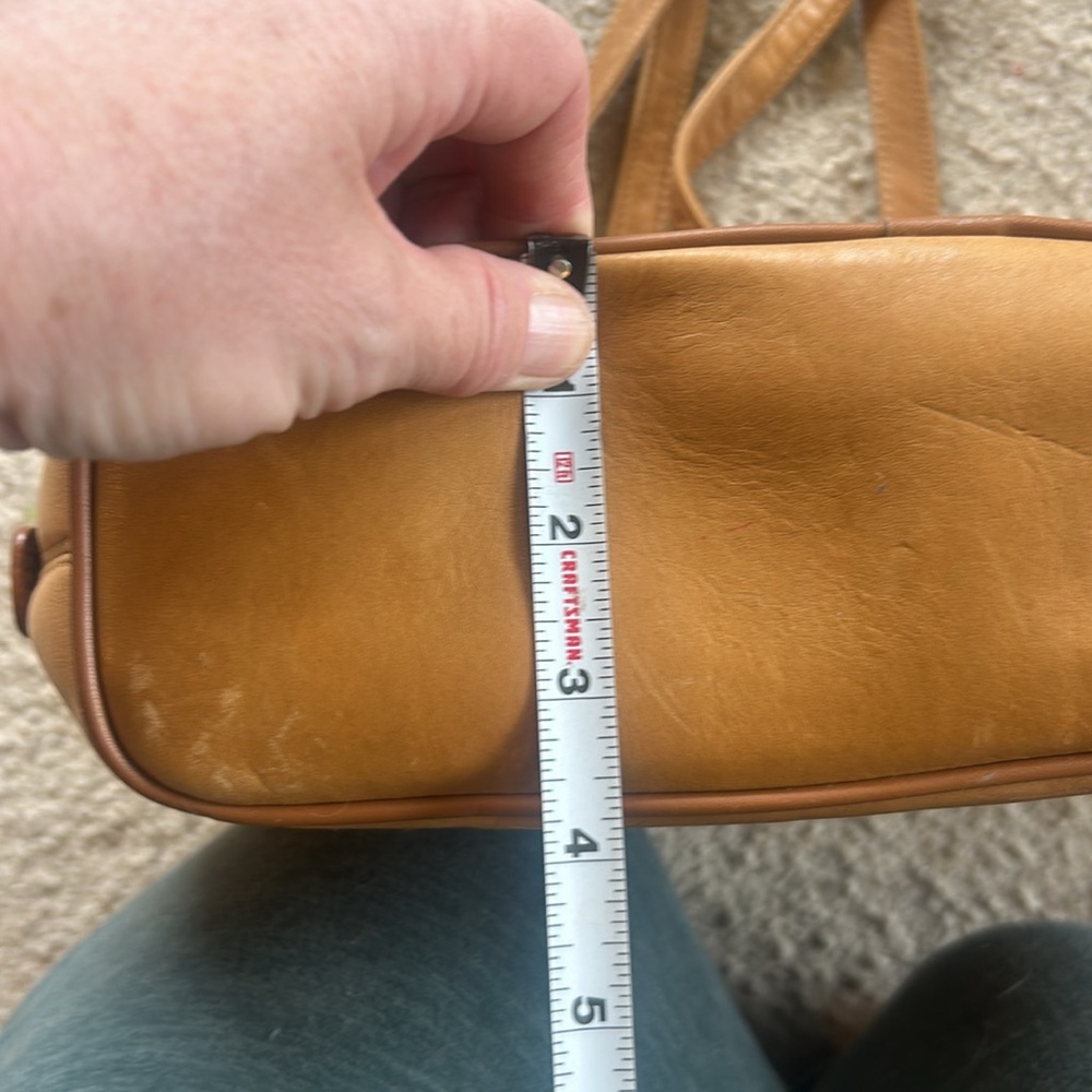 Tignanello Tan Leather Shoulderbag- EUC - Picture 16 of 16